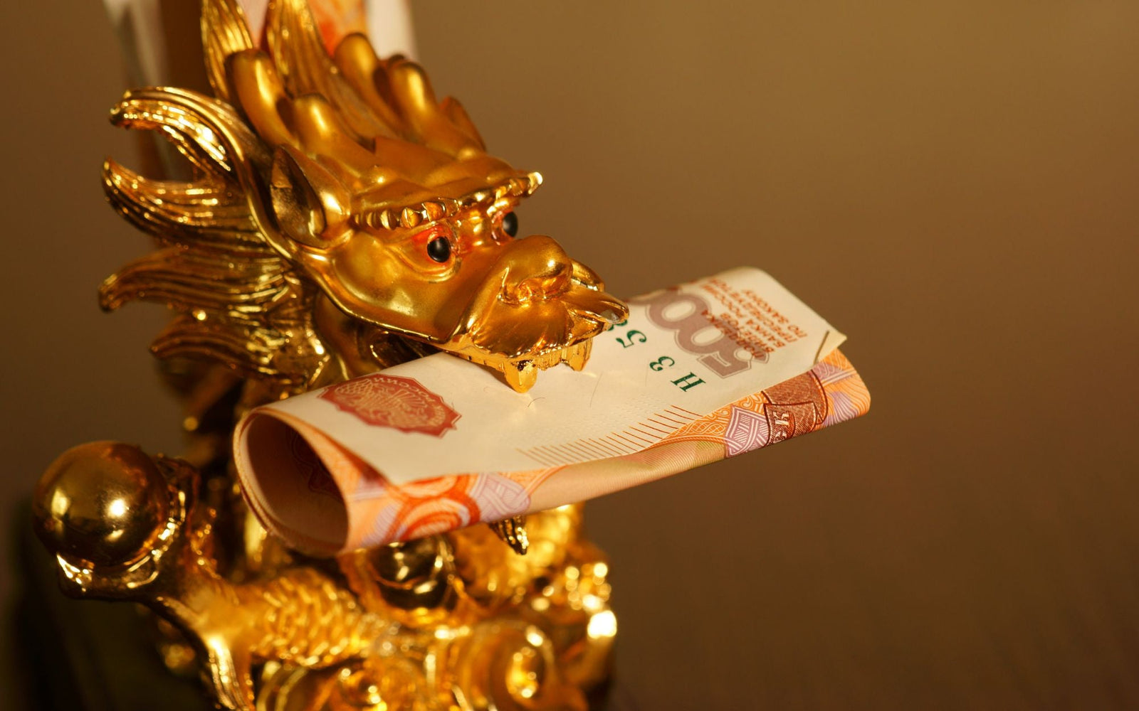 How to Use the Dragon Symbol for Prosperity: Feng Shui Guide