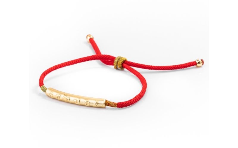 Red String Bracelet Meaning : The Significance Of Wearing Red String  Bracelet In Judaism