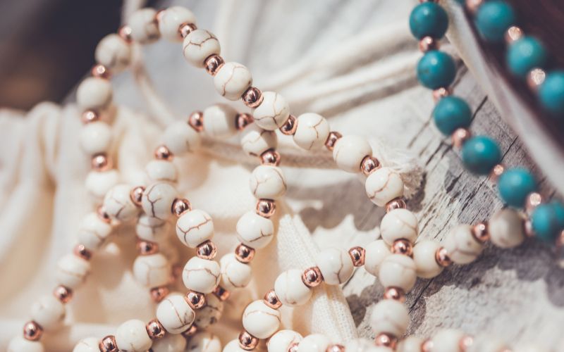 how many beads on a mala bracelet