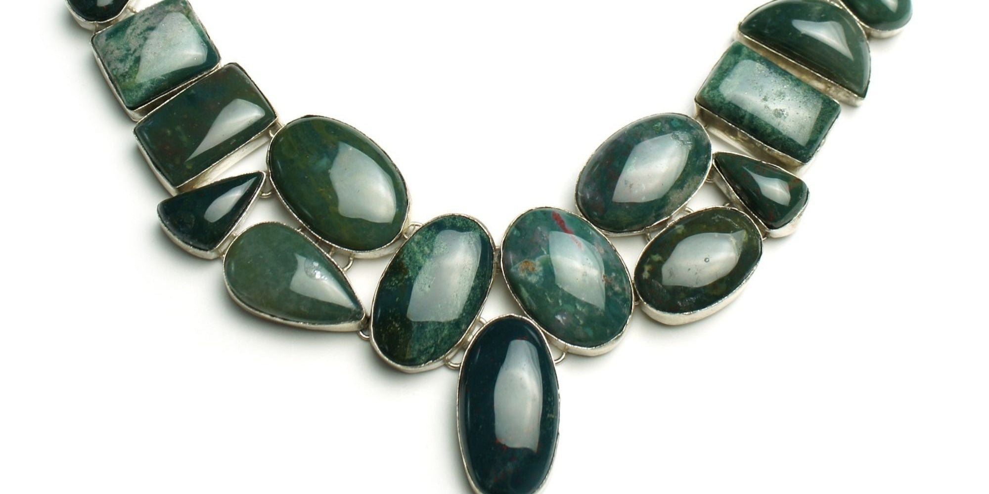 bloodstone meaning, healing properties, & benefits