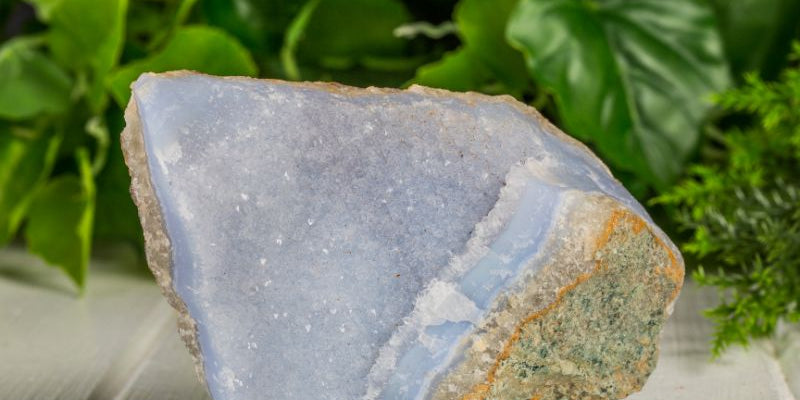chalcedony stone meaning, uses, benefits