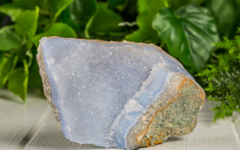 chalcedony stone meaning, uses, benefits