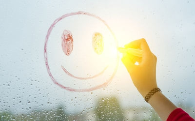 Cómo manifestar la felicidad: 5 consejos para crear una vida feliz