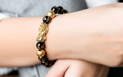 How to Wear Your Black Obsidian Bracelet to Attract Wealth and Protection