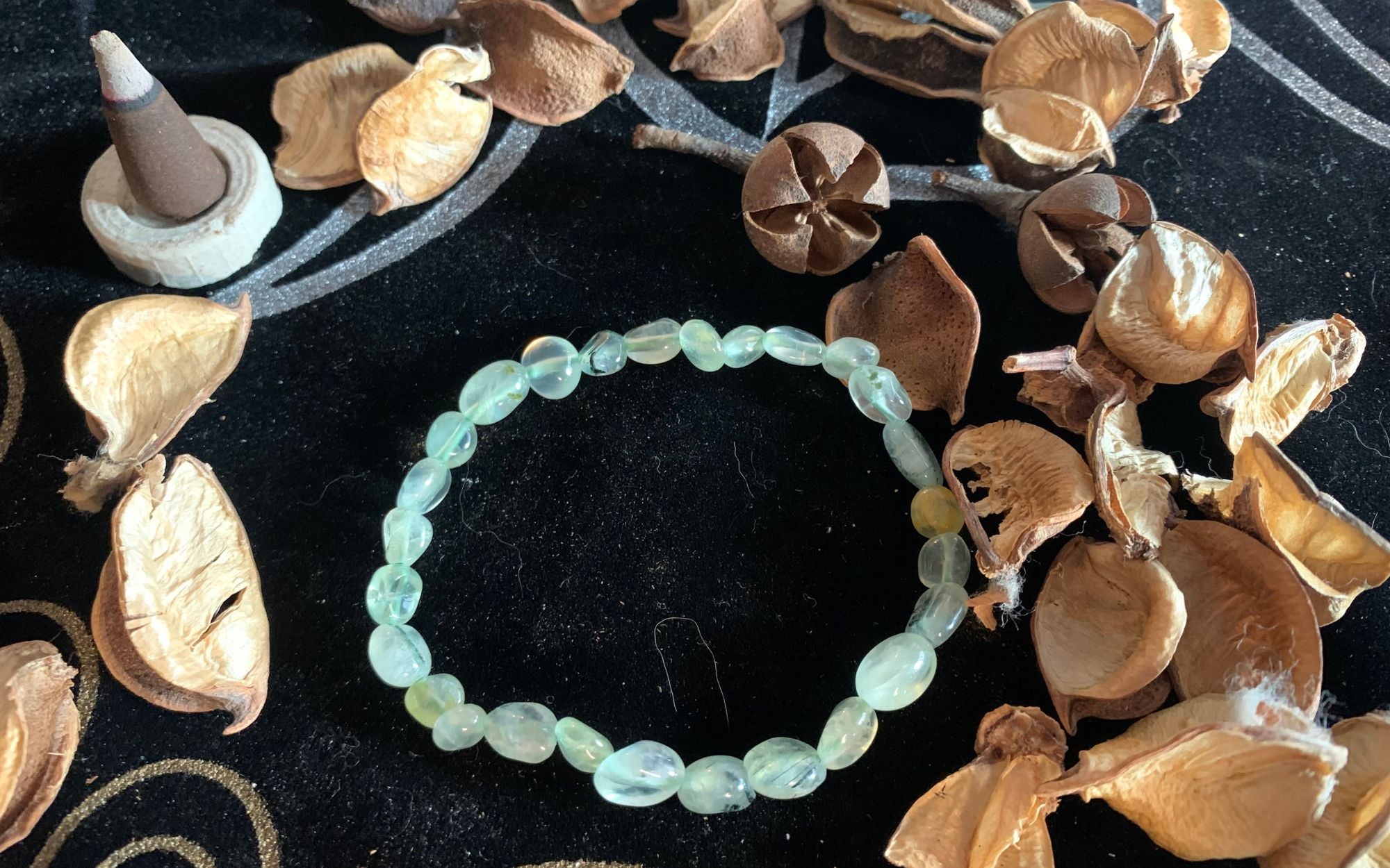 which hand to wear green aventurine bracelet