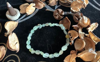 Which Hand to Wear Green Aventurine Bracelet - The Definitive Guide